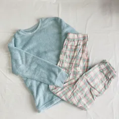A352  UNIQLO 140サイド パジャマ上下セット 水色andピンクカラー