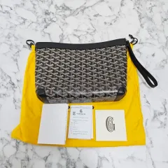 2025年最新】ゴヤールポーチの人気アイテム - メルカリ