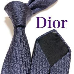 美品 フェンディ ネクタイ ハイブランド ソリッドタイ 無地 光沢 希少 濃紺 美品 フェンディ ネクタイ ハイブランド ソリッドタイ 無地 光沢