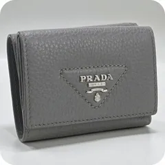未使用PRADA♡プラダヴィッテロダイノレザーケースミントカラー箱付き 未使用PRADA♡プラダヴィッテロダイノレザーケースミントカラー