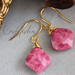 1点作品☺︎ ロングペアシェイプルビーピアス イヤリングに変更可能