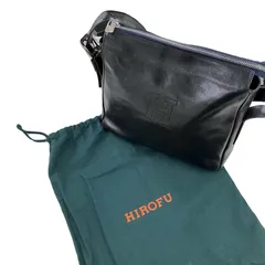 希少✨美品【ヒロフ】2wayワンショルダーバッグ 筒形 レザー ブラック カード 希少✨美品【ヒロフ】2wayワンショルダーバッグ 筒形 レザー ブラック
