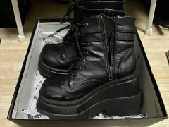 2025年最新】デモニアブーツの人気アイテム - メルカリ