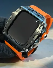 オレンジブラック　別注強化型ブラックバックルモデル　アップルウォッチケース　カスタム　カバー　保護　46　　アップルウォッチ　series10　series11  ラバーバンド　ベルト
