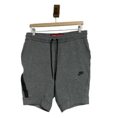 ナイキ テックフリース ハーフパンツ L