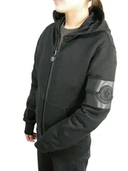 【MONCLER/モンクレール/MAGLIA CARDIGAN C/CA/スリーブロゴ スウェットパーカー/スウェットシャツ/スエット/トレーナー/フードパーカー/ジップアップパーカー/袖ロゴ/メンズ/2021-2022AW/秋冬/999/ブラック/黒/サイズ