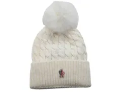【MONCLER/モンクレール/GRENOBLE/グルノーブル/BERRETTO/フォックスファーボンボン付きケーブル編みニットキャップ/ニット帽/ぼんぼん/ニットCAP/ぽんぽん付き/ポンポン付き/レディース/2020-2021AW/秋冬/034/オフホワイ