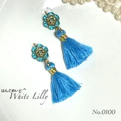 No.0100　タッセル付きピアス