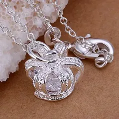 クラウン 王冠 ネックレス　シルバー925 メッキ　レディース ティアラ 冠 銀