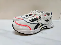 2025年最新】SALE 半額以下 スニーカーの人気アイテム - メルカリ