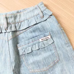 miumiu ／ミュウミュウ　デニムショートパンツ　大人かわいい　フリルポケット　文字ロゴ　フェミニン　水色　ブルー　コットン　プラダ　イタリア製　Made in ltaly