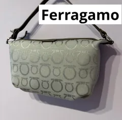 2026年最新】フェラガモ アクセサリーポーチの人気アイテム - メルカリ