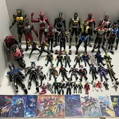 ◆ 【ジャンク品】 BANDAI バンダイ 50点 まとめ商品 仮面ライダーフィギュア Ｗ カブト クウガ オーズ ギーツ 響鬼など 色紙あり 現状品 5.9kg