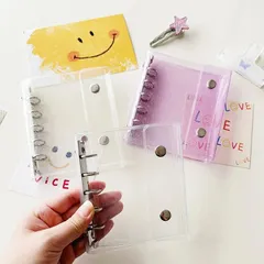 Ｍ5（クリア）+リファイル10枚 シール帳カバー PVCカバー シール収納 クリア手帳 透明バインダー カスタマイズ手帳 DIYデコ ミニ手帳 コンパクト手帳 スケジュール帳 シール帳 推し活 持ち運び便利 防水 ホログラム星柄 キラキラ輝く バインダー