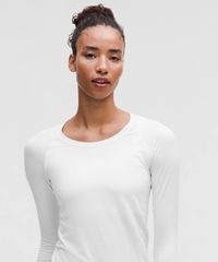 新品 alo yoga ALOSOFT FINESSE LONG SLEEVE - メルカリ