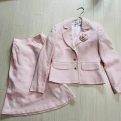 極美品 courreges ツイード調セットアップスーツ コサージュ お花 上下 ジャケット スカート フォーマル   無地 長袖 秋冬～通年 レディース S相当ピンク系 G0113