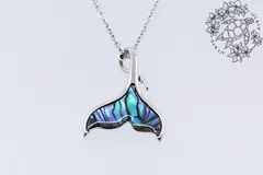 ペンダントトップ（チェーン付き）45㎝　ホエールテール　アバロンシェル　ハワイアンジュエリー　ハワジュ　アクセサリー　ネックレス　女性　子供　可愛い　お手入れ簡単　汗、水強い　日常使い　お揃い　親子　友達　プレゼント　ギフト　贈り物　低価格　5,000円