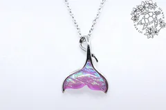 ペンダントトップ（チェーン付き）45㎝　ホエールテール　ピンクレジン　ハワイアンジュエリー　ハワジュ　アクセサリー　ネックレス　女性　子供　可愛い　お手入れ簡単　汗、水強い　リゾート　日常使い　親子で　友達　プレゼント　ギフト　贈り物　低価格　5,000円