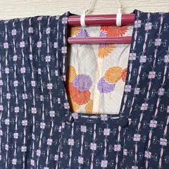 【き716】アンティーク 羽織 紺地 小花 幾何学柄 裏地菊文様 紫×オレンジ レトロモダン 大正ロマン 和装 リメイク素材 アンティーク