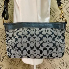 コーチ ショルダーバッグ サコッシュ シグネチャー 黒 旅行 FX147