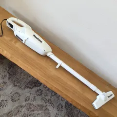 10115 【バッテリー無し】 Makita マキタ CL107FD 充電式掃除機 クリーナー 充電器付き