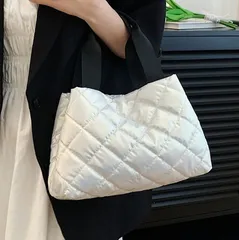 キルティングバッグ ミニトート ハンドバッグ 手提バッグ  レディース 斜めかけ 柔らかい ファスナー デイリー使い 通勤通学 無地 シンプル ナイロン 大人 カワイイ オシャレ 軽量 きれいめ 多収納 カジュアル 手持ち レディース