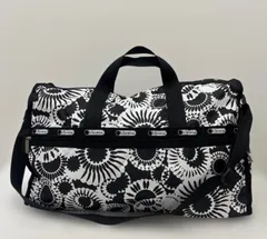 4608　LeSportsac レスポートサック　花柄　2wa　yバッグ　 ボストンバッグ　旅行用　カジュアル　ユニセックス　大容量　マザーズバッグ　ブラック×ホワイト　ナイロン　レディース　黒　白