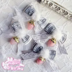 選べる2カラー♡  ふわふわ　シルバー　グレー　ホワイト　いちご リボン ヘアアクセ ハンドメイド レース ギンガムチェック 可愛い ヘアクリップ　量産型　地雷系　天使界隈　ヘアメリボン　ヘアメ