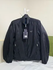 美品 PRADA プラダ 黒 ジャケット シングル クリーニング済 S〜M 楽天市場】【11/1～11/3限定・最大2万円OFFクーポン配布中