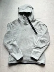 NIKE テックテック フード トップス L (100)