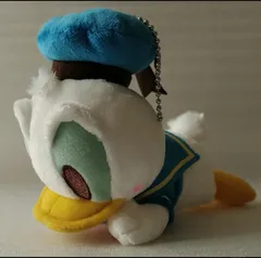 e✖ディズニー✖　ドナルドダック　寝そべり　ぬいぐるみキーホルダー