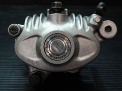 03スポーツスターxl1200s 純正リアブレーキキャリパー - メルカリ