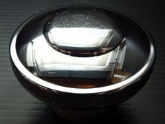 トライアンフ ボンネビル 純正 キー付きタンクキャップ - メルカリ