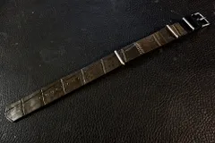 ◆クロコダイルNATO G10Strap◆北米産本クロコダイル Custom Order(ラグ幅/BUCKLE COLOR) VINTAGE DARK GRAY 受注生産 納期10日前後 ワニ革 腕時計ベルト