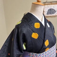 【き726】黒地 小紋 絞り調 色絞り 花文様 袷 レディース おしゃれ着 モダン レトロ 大人かわいい 和装 着付け練習 リメイク素材にも