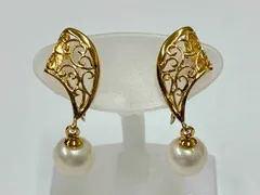 【クリーニング済】K18 ゴールド　イヤリング 総重量約2.5g 白石　透かし　デザイン　ネジ式