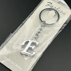 【新品】キーホルダー  E イニシャル キレイ シンプル シルバー カラー 大きめ◆