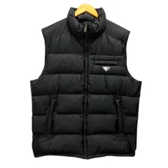 2025年最新】PRADA メンズ ベストの人気アイテム - メルカリ