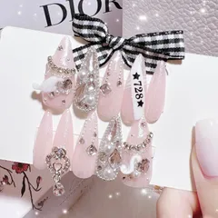 ネイルチップ MignonNail ちゅるんネイル ワンホンネイル オタクネイル ガーリーネイル フレンチガーリー ピンクネイル キラキラネイル ハートネイル 揺れるパーツ 推し活グッズ 推しネイル 埋めつくしネイル 大人かわいいネイル ロングネイル ギャル