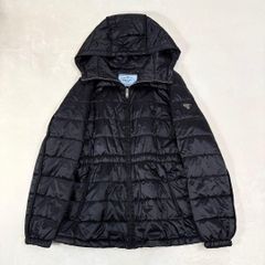 美品　PRADA 三角ロゴ　中綿入り　ジャケット　ライトアウター　ブラック　黒 美品 PRADA 三角ロゴ 中綿入り ジャケット ライトアウター ブラック 黒
