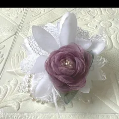 013 ハンドメイド コサージュ パール ビーズ　卒業式　卒園式　入学式　入園式　オーガンジー  結婚式　セレモニー　フォーマル　発表会　七五三　造花　ブローチ　リボン　祝典　ホワイト