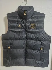 即完売品　希少 PSG ジョーダン リバーシブル ダウンベスト　新品未使用 パリサンジェルマン ジョーダン ダウンベスト リバーシブル L