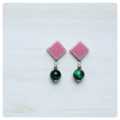 天然石　グリーンタイガーアイ　美濃焼　タイル　ピアス　イヤリング　ピンク　緑　シンプル　小ぶり