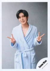 【中古】生写真(ジャニーズ) Snow Man/目黒蓮/膝上/シングル「HELLO HELLO」MV＆ジャケ写オフショット/公式生写真