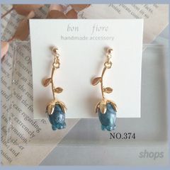 ♡ハンドメイド♡ビジューピアスorイヤリング№577 - メルカリ