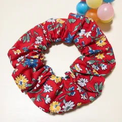 ハンドメイドシュシュ*赤地に花柄