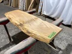 [たのメル便] 白栃　極上杢　一枚板ローテーブル　新品未使用 たのメル便] 白栃極上杢一枚板ローテーブル新品未使用