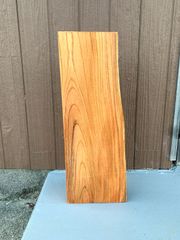 神代樟、緑茶色、見栄えある杢目！加工済板。長さ36cm幅17cm厚み23mm