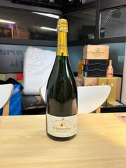 ロジャー・グラート ゴールド ブリュット 12本入り シャンパンタワー ホスト ロジャー・グラート ゴールド ブリュット 12本入り シャンパンタワー