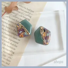 ハンドメイドピアス　ハンドメイドアクセサリー　レジン　くすみカラー　アンティーク調　ドライフラワー　五角形　ブルーグレー / イヤリング/サージカルステンレス/樹脂ピアス/金属アレルギー対応 大人　プレゼント　ギフト　秋冬　おしゃれ　NO.261